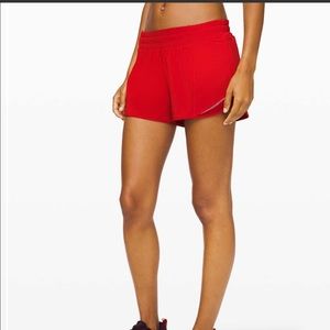 Lululemon Hotty Hot Dark Red Size 2 in 4”
